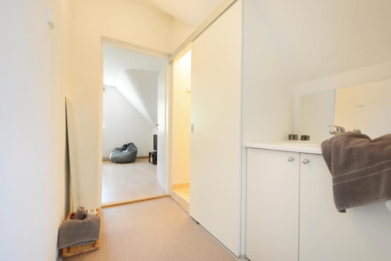 Apartmany Jevany Eksteriør bilde