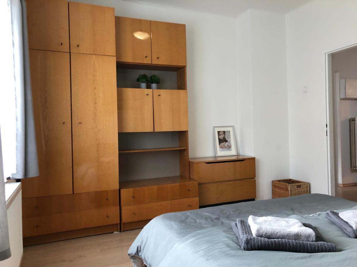Apartmany Jevany Eksteriør bilde