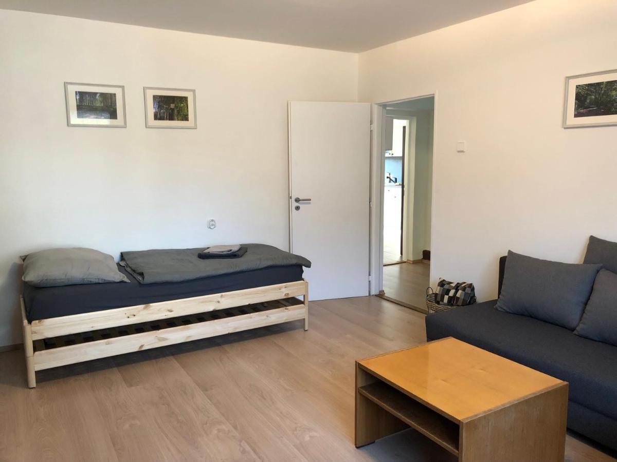 Apartmany Jevany Eksteriør bilde