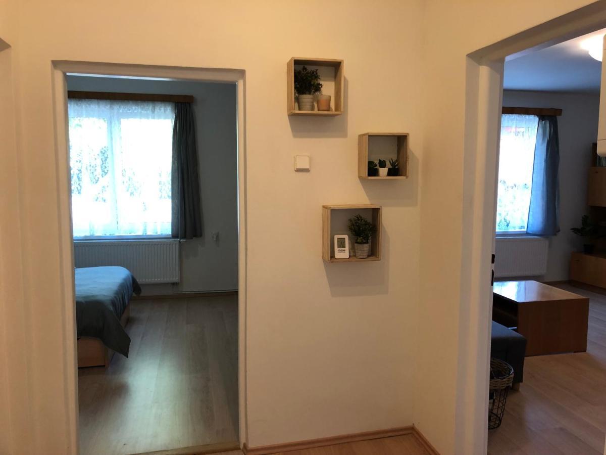 Apartmany Jevany Eksteriør bilde